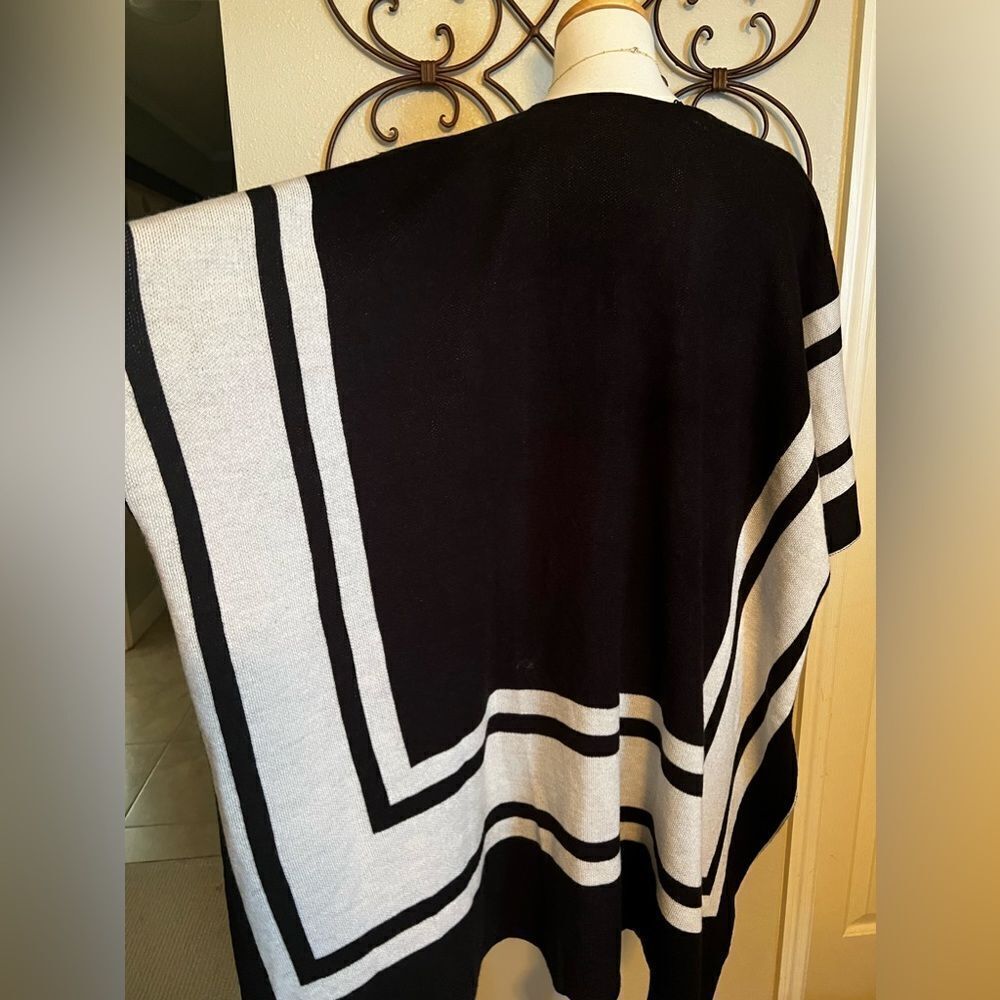NWT Loft Black & White Cape Sweater size XS/S - Picture 7 of 8
